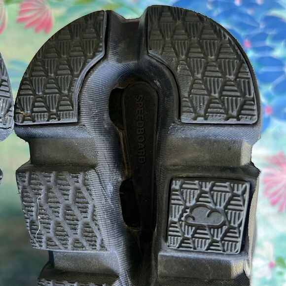 On Running Cloudrunner Waterproof Shoes - W 7.5 - Picture 2 of 12